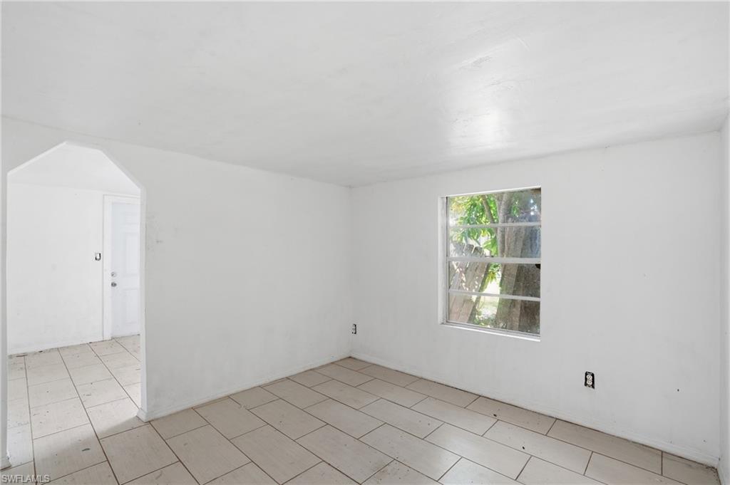 78 Victoria Dr Property Photo 18