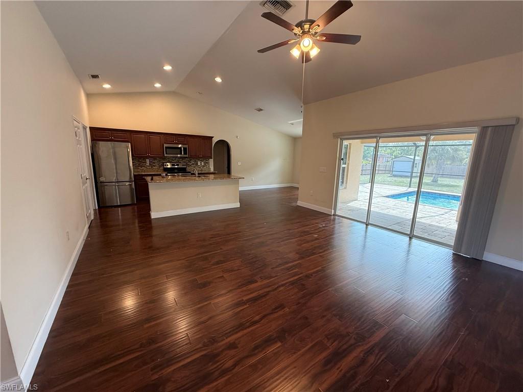 1111 Broadway Ave Property Photo 5