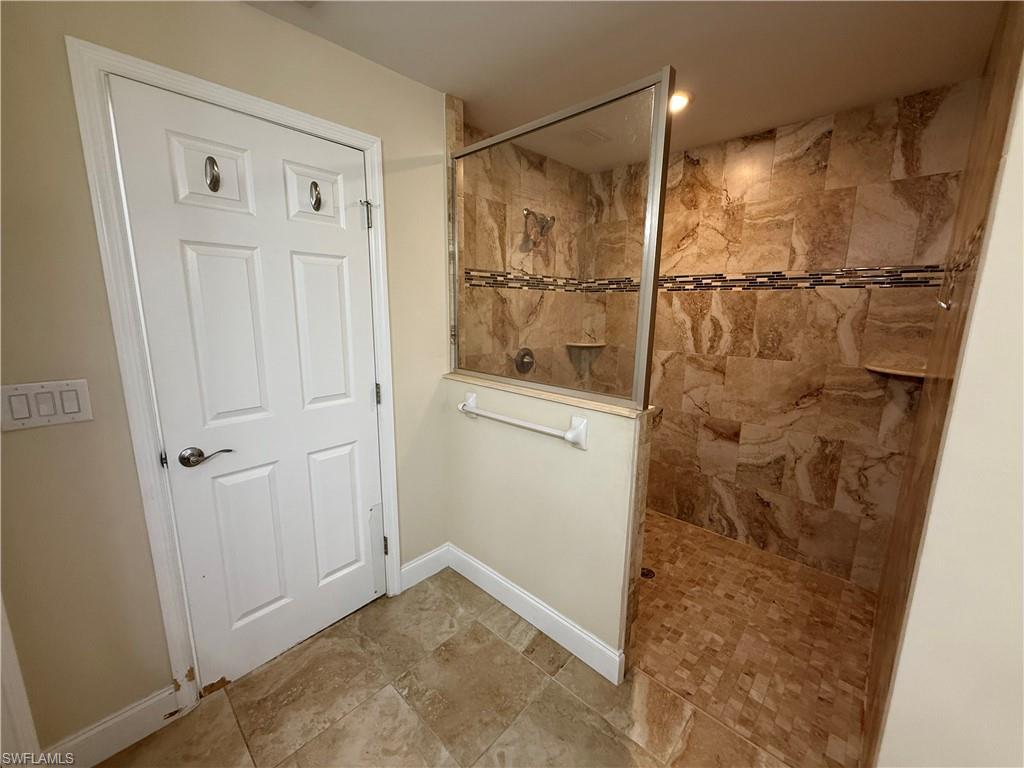 1111 Broadway Ave Property Photo 12