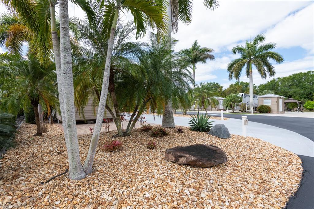 10200 Yellowtop Trl Property Photo 5