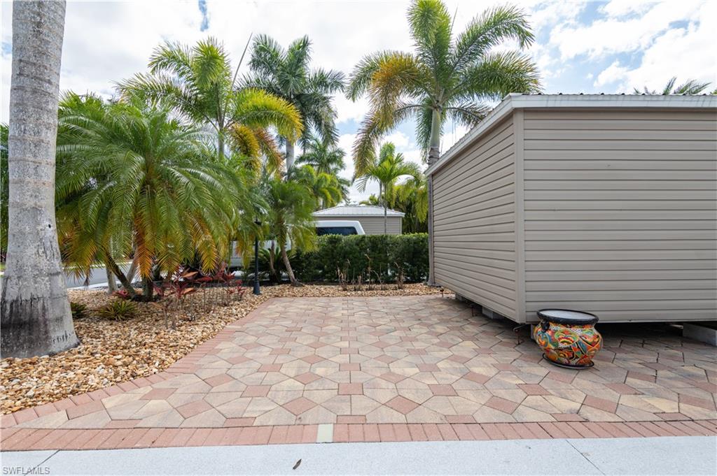 10200 Yellowtop Trl Property Photo 7