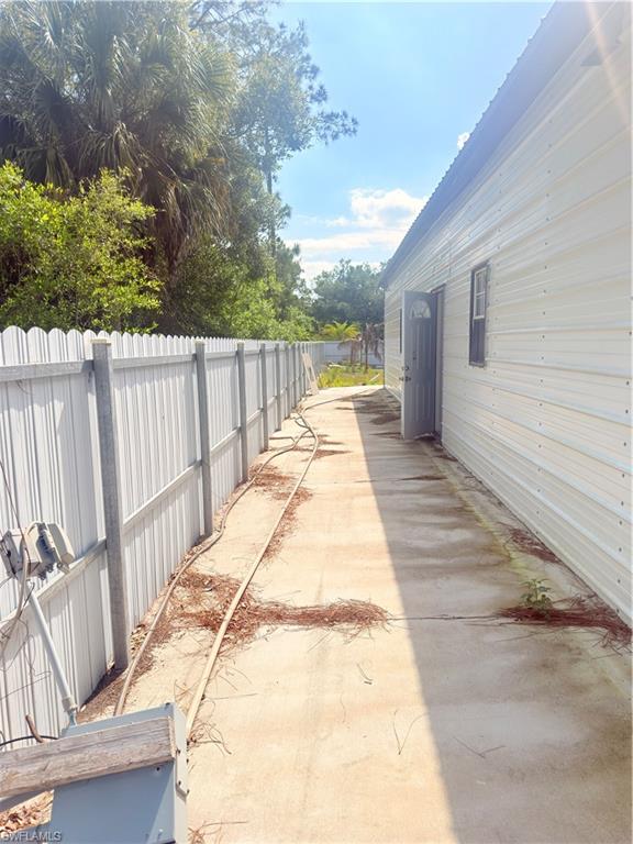 226015809 Property Photo 30