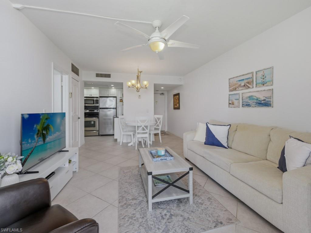 180 Seaview Ct 706 Property Photo 7