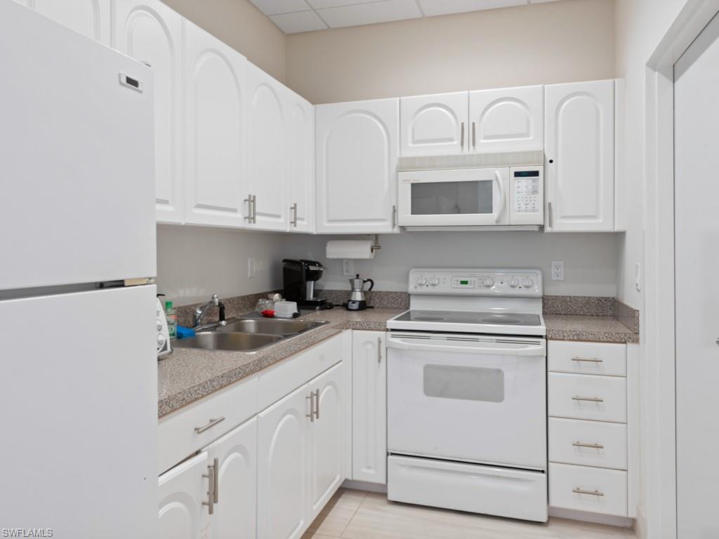 180 Seaview Ct 706 Property Photo 21