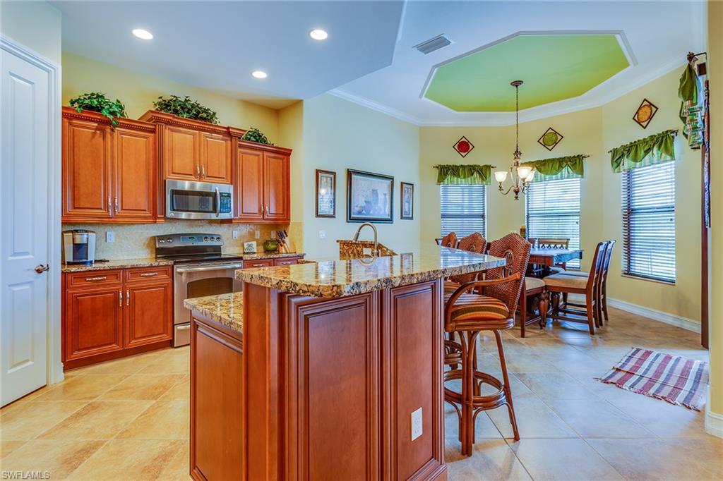7771 Cottesmore Dr Property Photo 8
