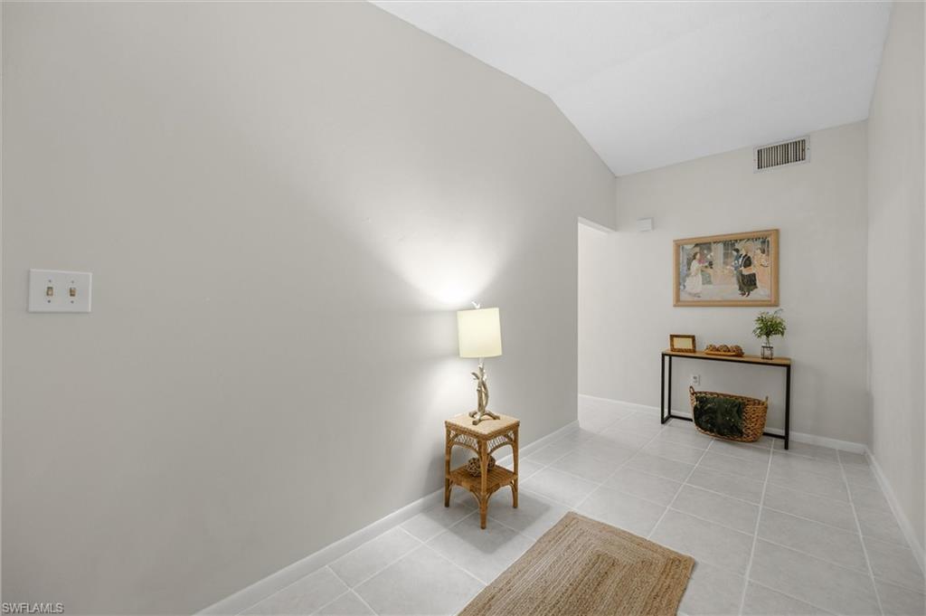 4472 30th Pl Sw Property Photo 3
