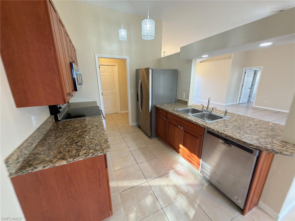 2513 48th ST SW Property Photo 1