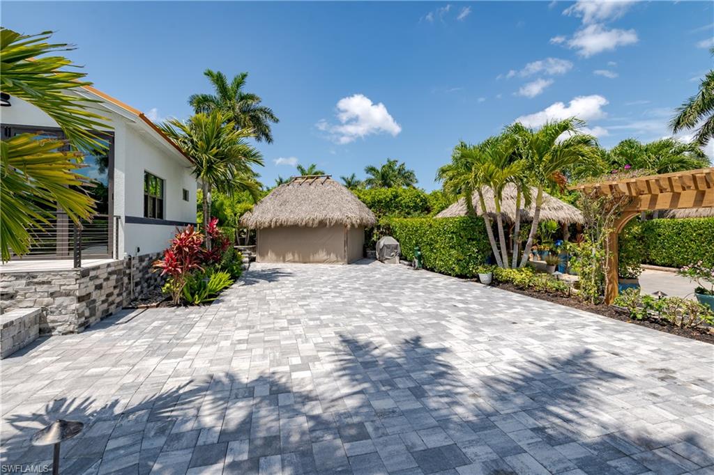 13617 Snapper Ln Property Photo 3