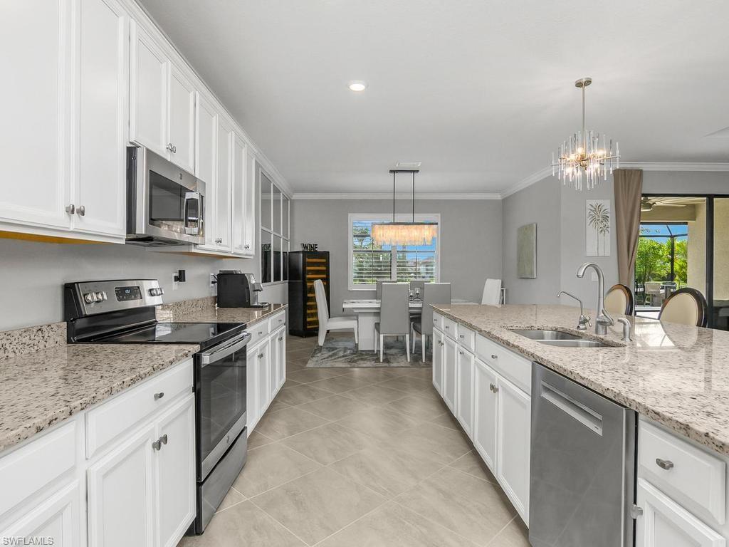 17575 Kinzie Ln Property Photo 10