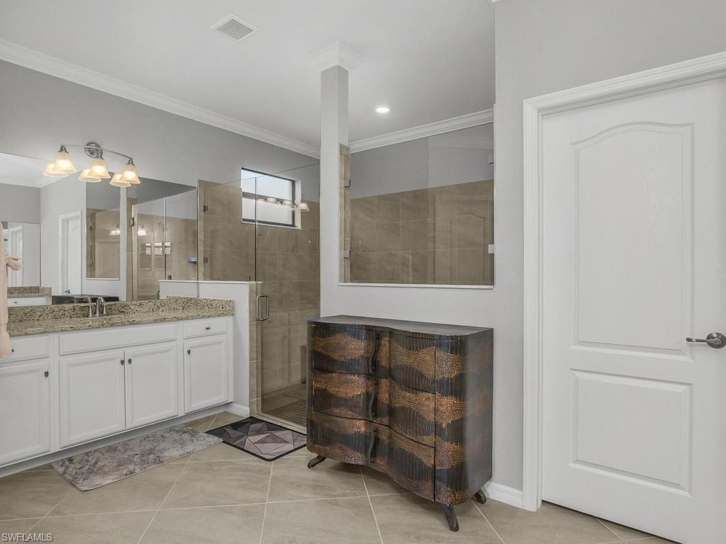 17575 Kinzie Ln Property Photo 16
