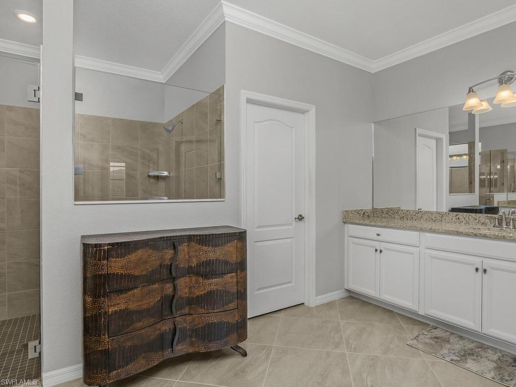 17575 Kinzie Ln Property Photo 17