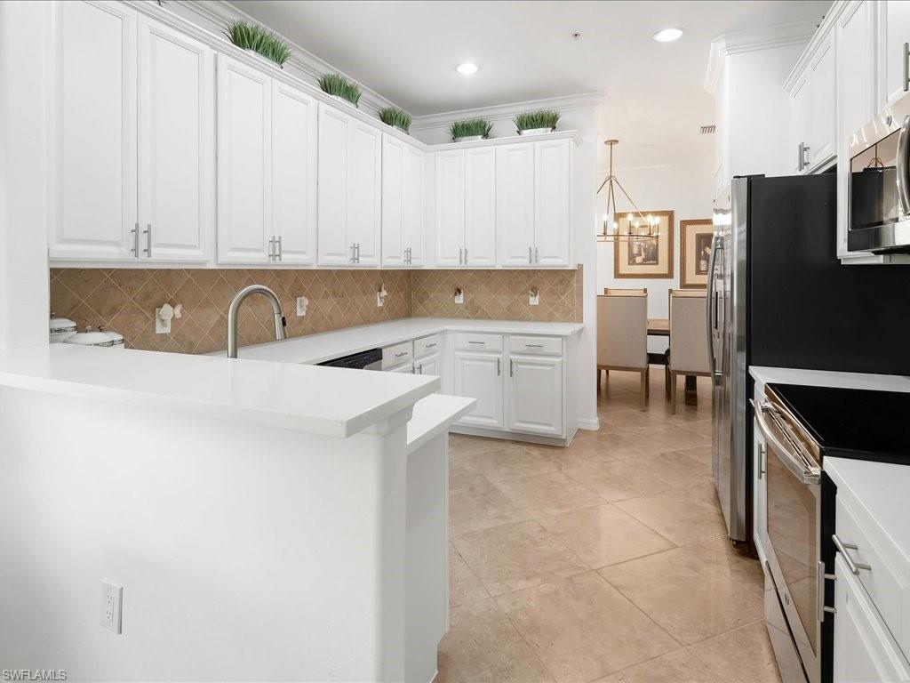 9476 Napoli Ln 202 Property Photo 8
