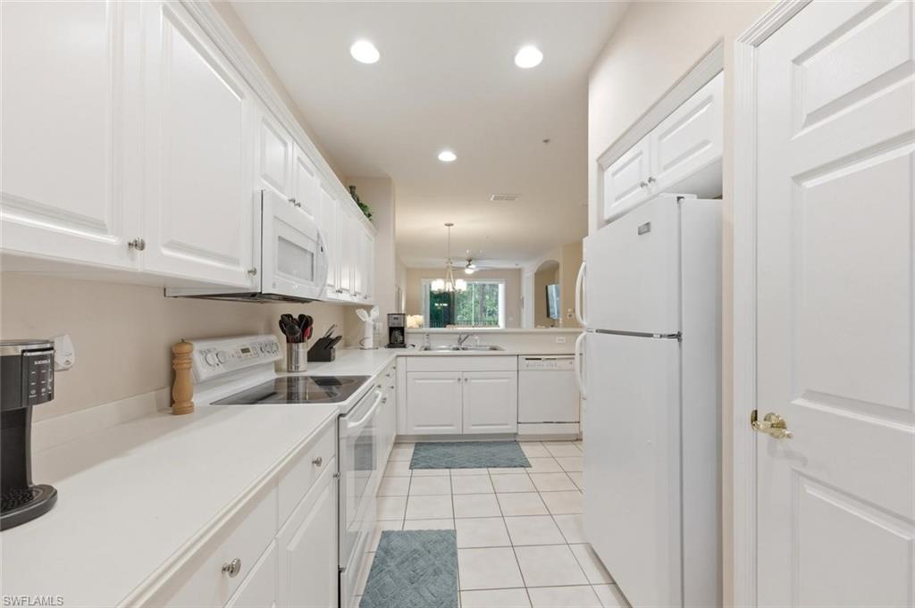 4873 Hampshire Ct 104 Property Photo 2