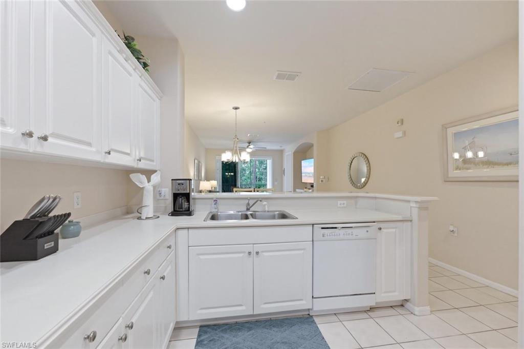 4873 Hampshire Ct 104 Property Photo 5