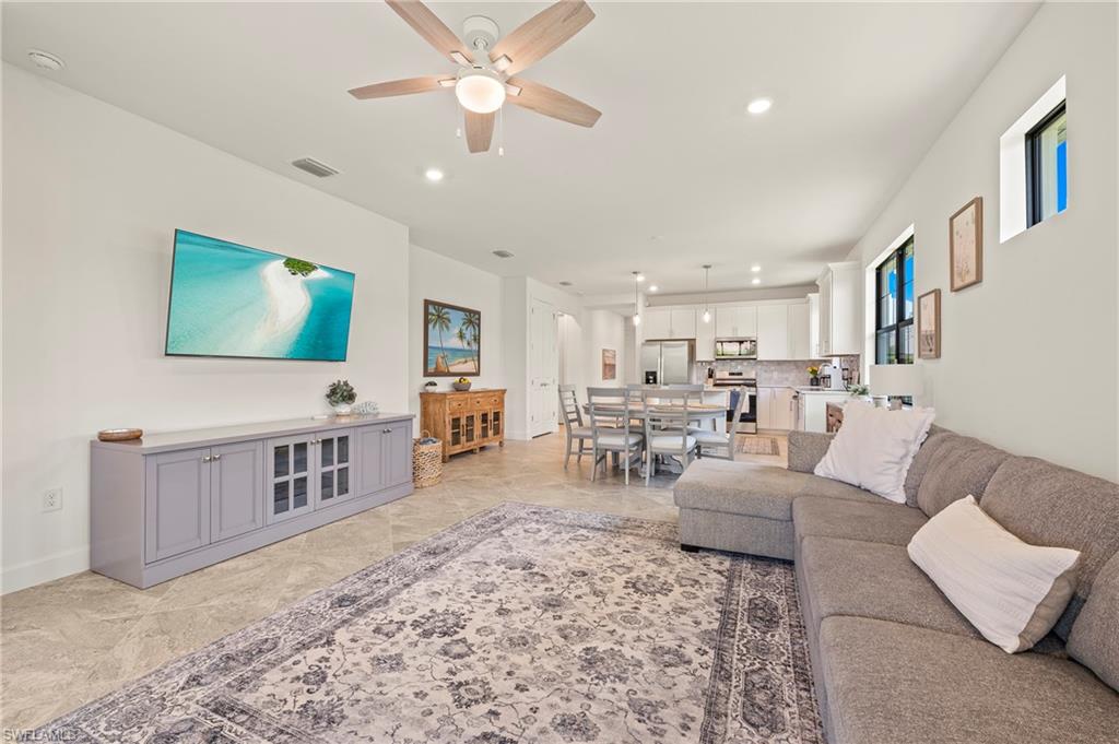 17434 Caravita Ln Property Photo 4