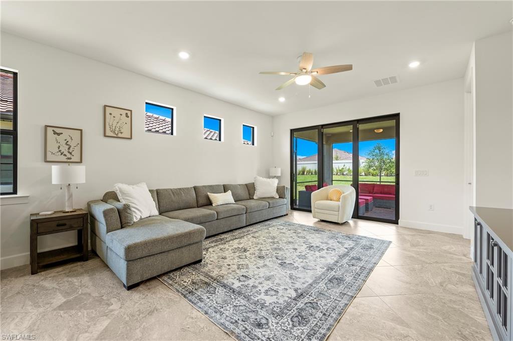 17434 Caravita Ln Property Photo 8