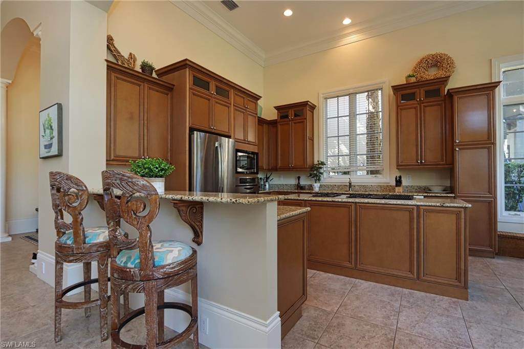 9799 Bay Property Photo 6