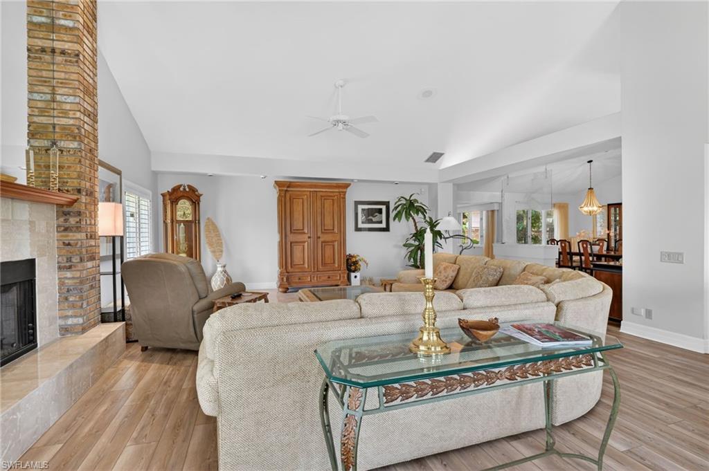16031 Forest Oaks Dr Property Photo 6