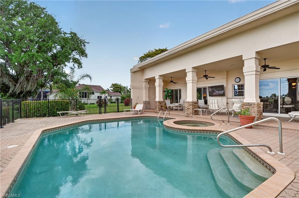 16031 Forest Oaks Dr Property Photo 32