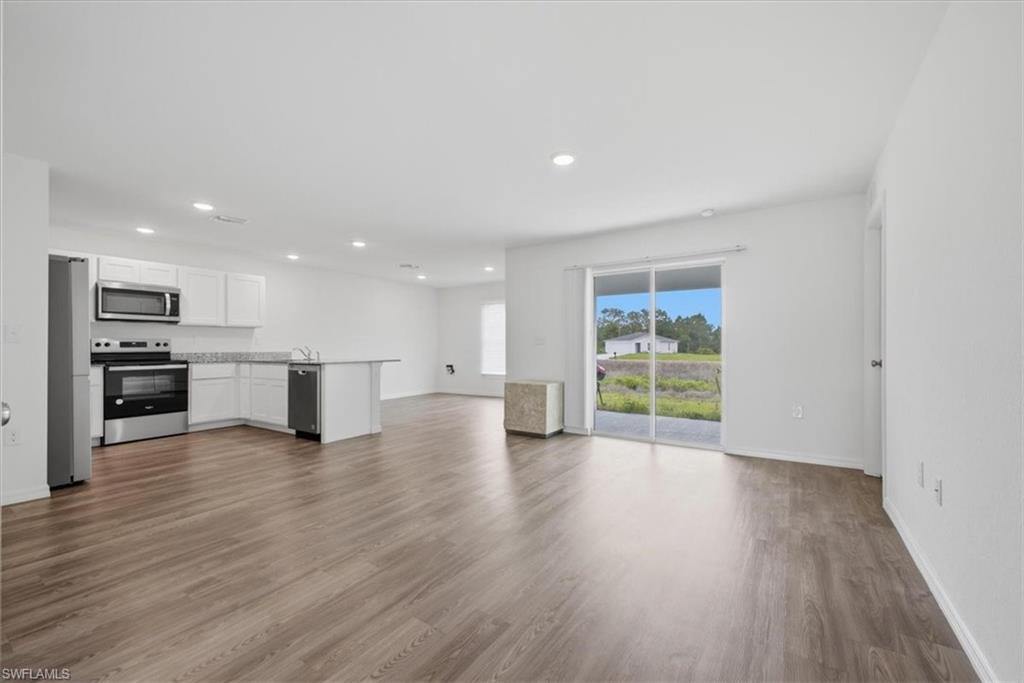 1144 Ebert St E Property Photo 6