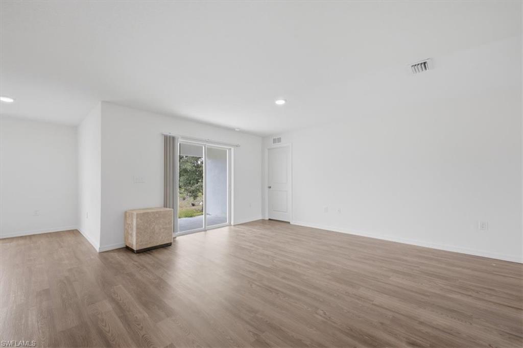 1144 Ebert St E Property Photo 15
