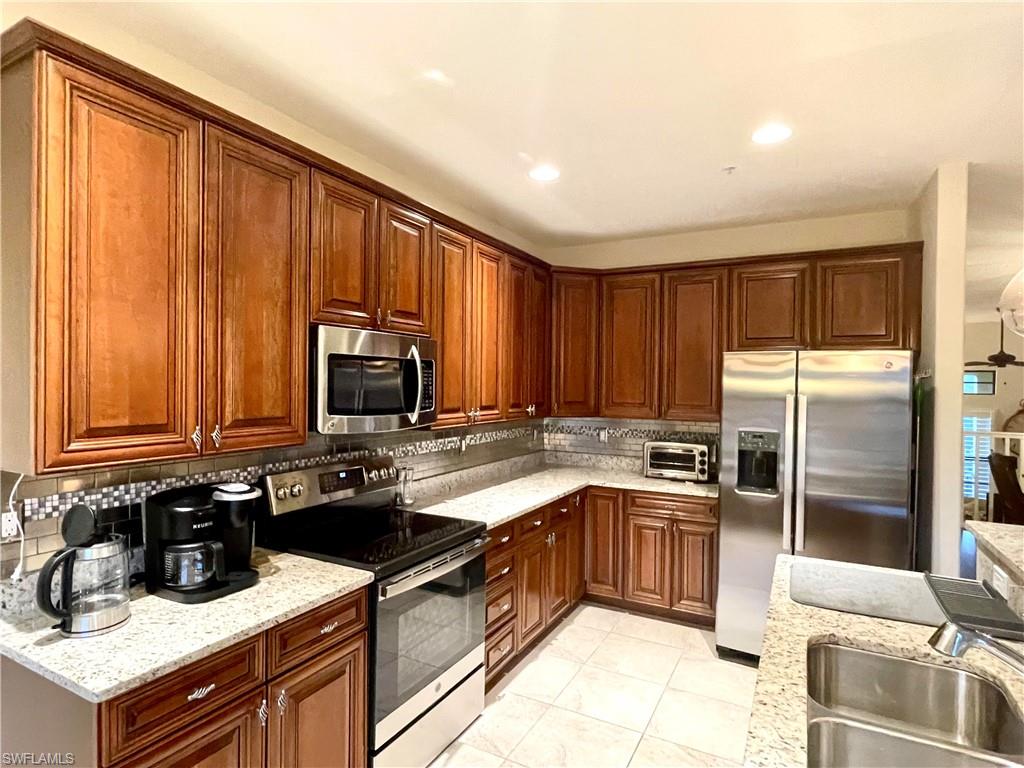 8989 Cambria Cir 1807 Property Photo 18