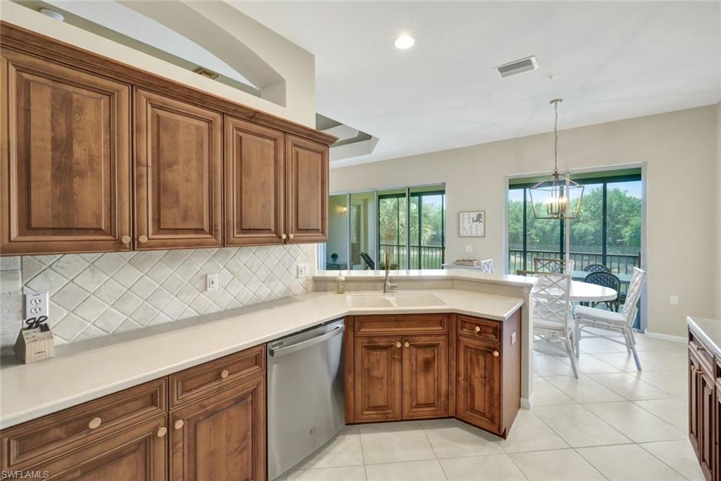 10060 Valiant Ct 202 Property Photo 18