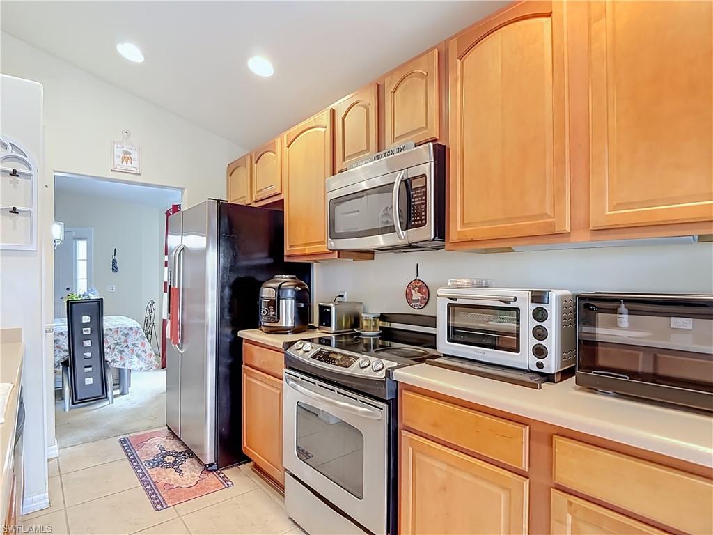 5748 Declaration Ct Property Photo 3