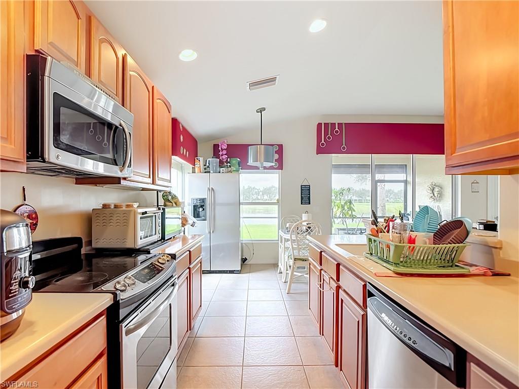 5748 Declaration Ct Property Photo 4