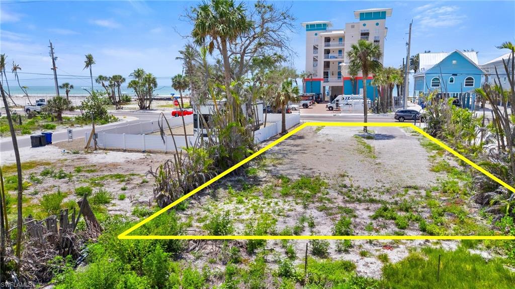 5421 / 5425 Estero Blvd Property Photo 14