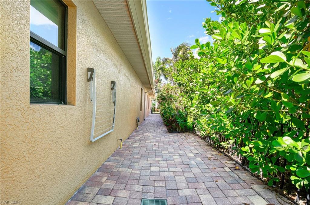 672 Fairway Ter Property Photo 36