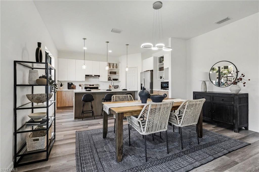 1727 12th TER Property Photo 1