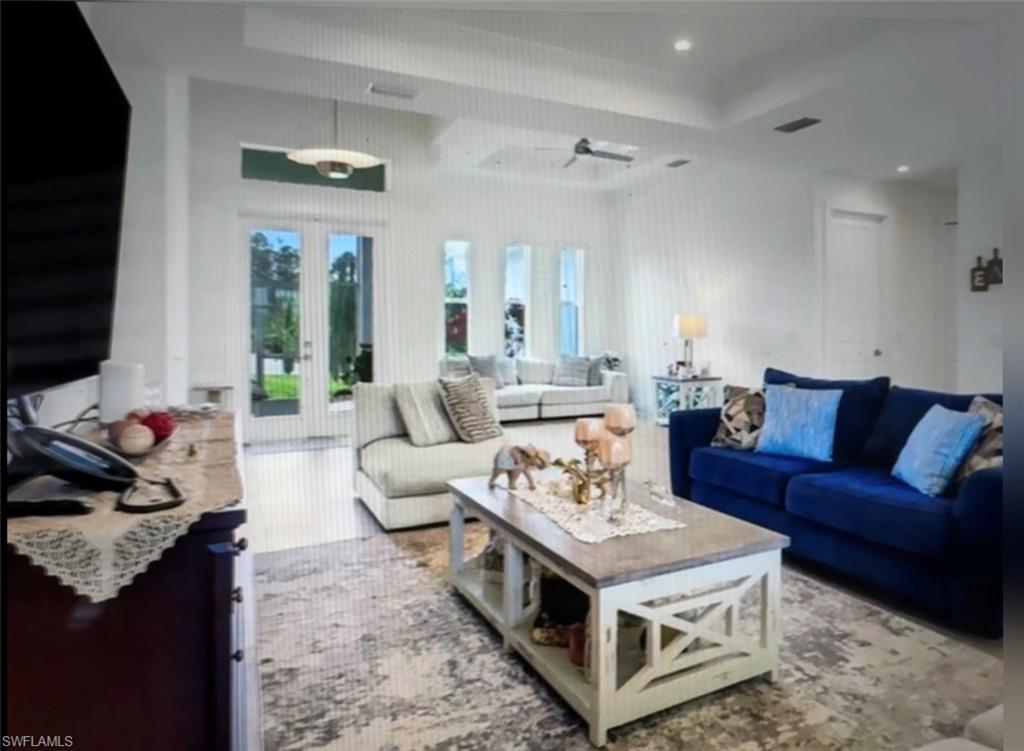 2575 31st Ave Ne Property Photo 8