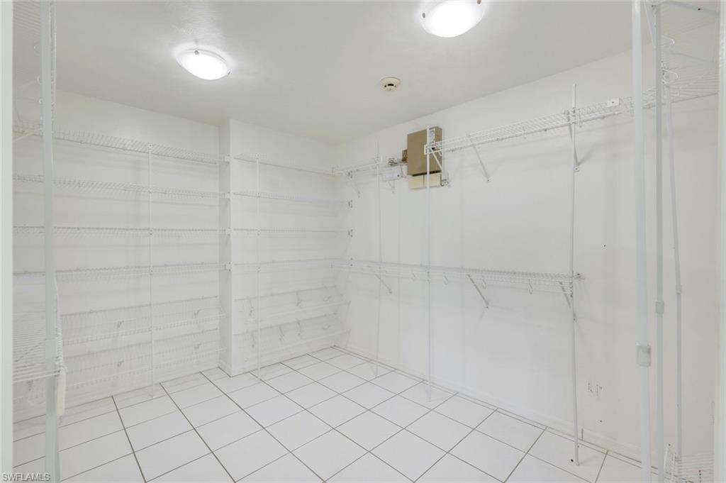 6029 & 6031 Higgins Ave Property Photo 25