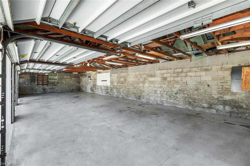 6029 & 6031 Higgins Ave Property Photo 37
