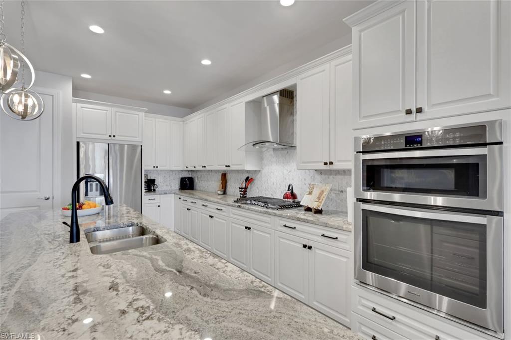 8924 Mustique Ln Property Photo 6
