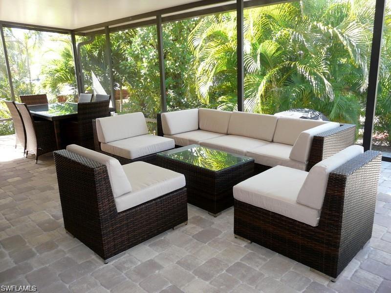 264 Castaways St Property Photo 17
