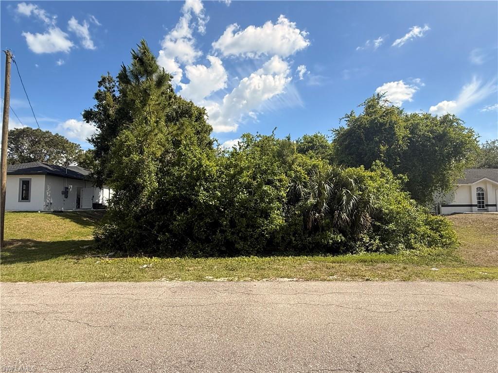 3007 15th St W Property Photo 1