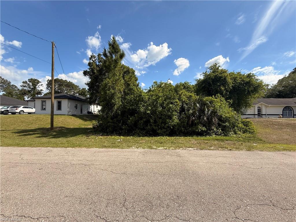 3007 15th St W Property Photo 2