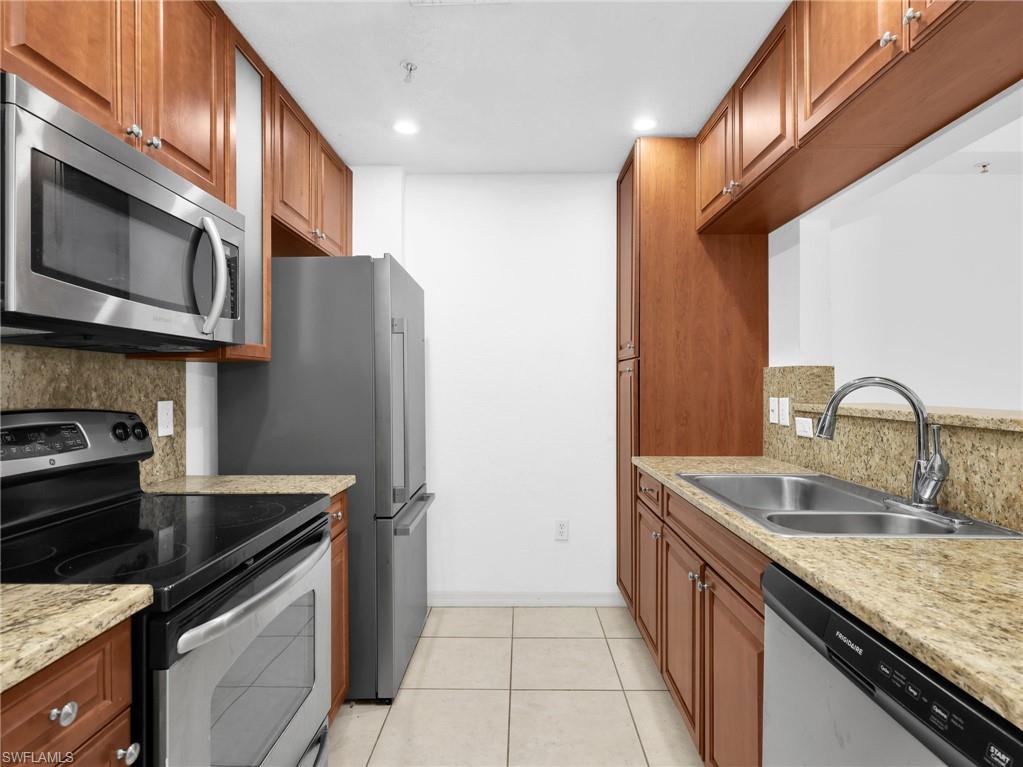 23501 Alamanda Dr 102 Property Photo 9