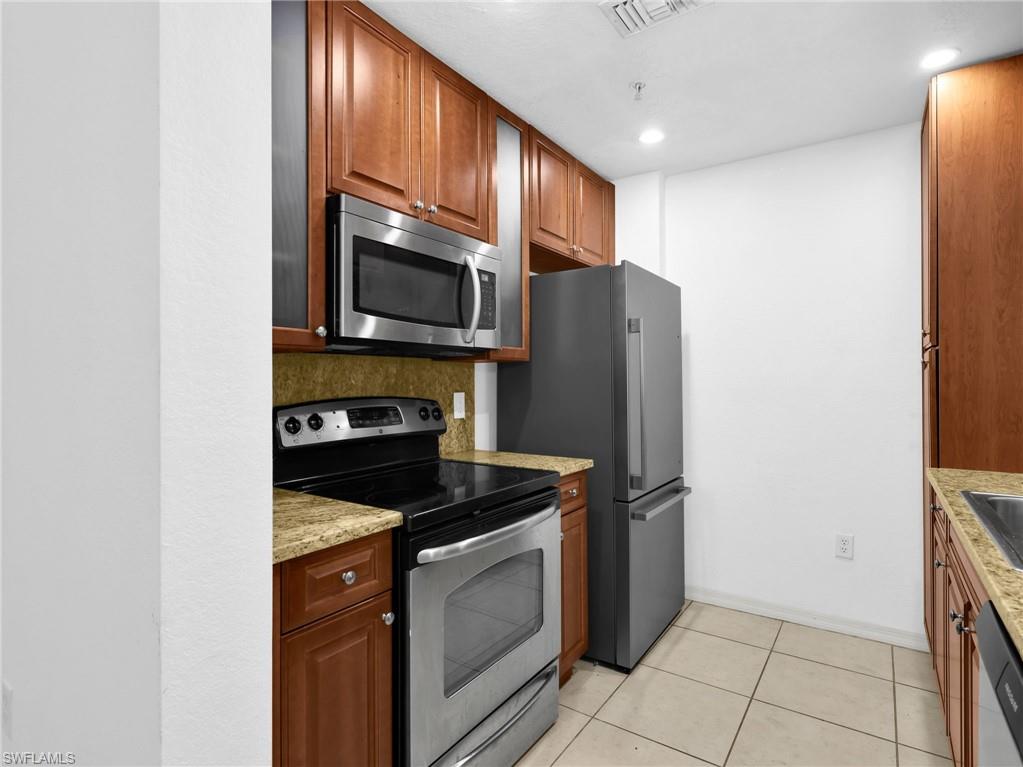 23501 Alamanda Dr 102 Property Photo 10