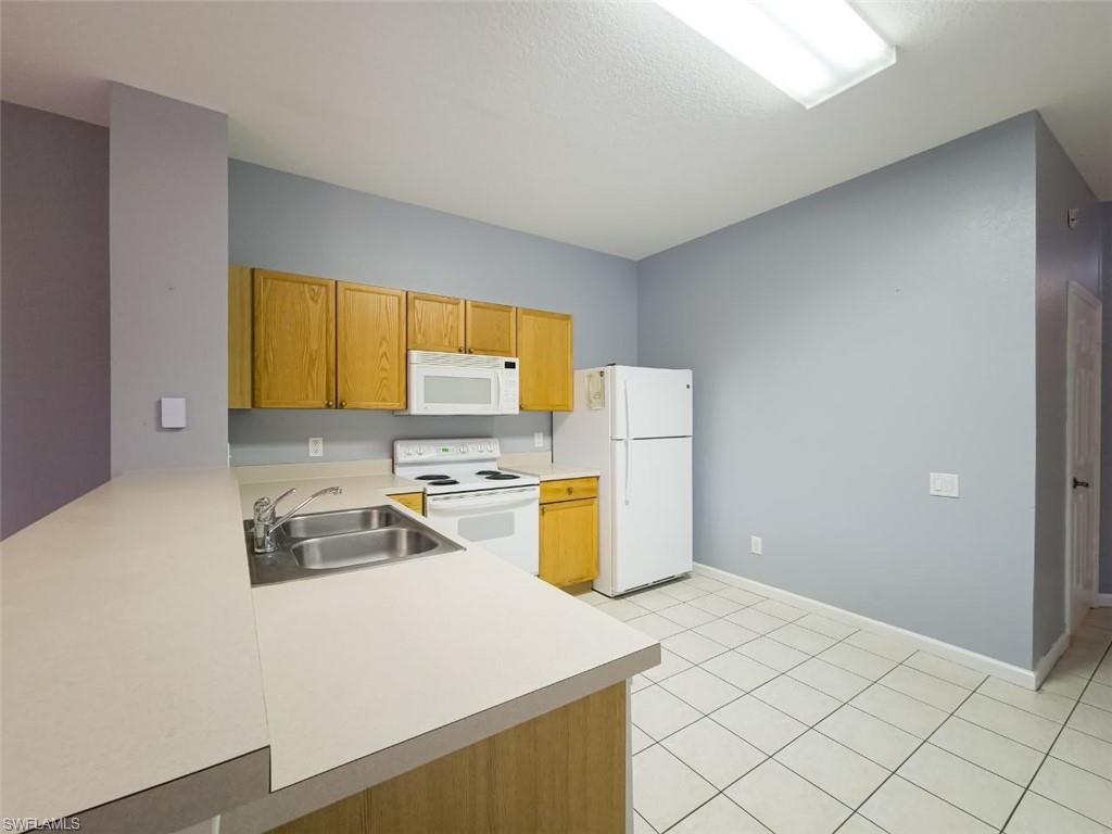 2332 Silver Palm Dr Property Photo 4