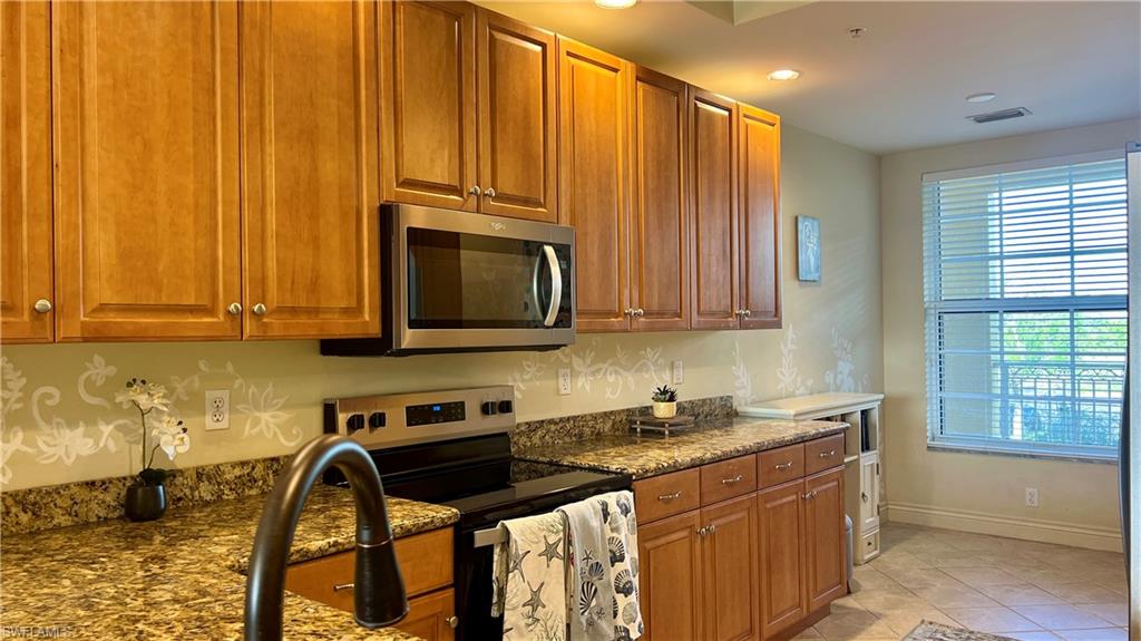 5068 Annunciation Cir 4203 Property Photo 8