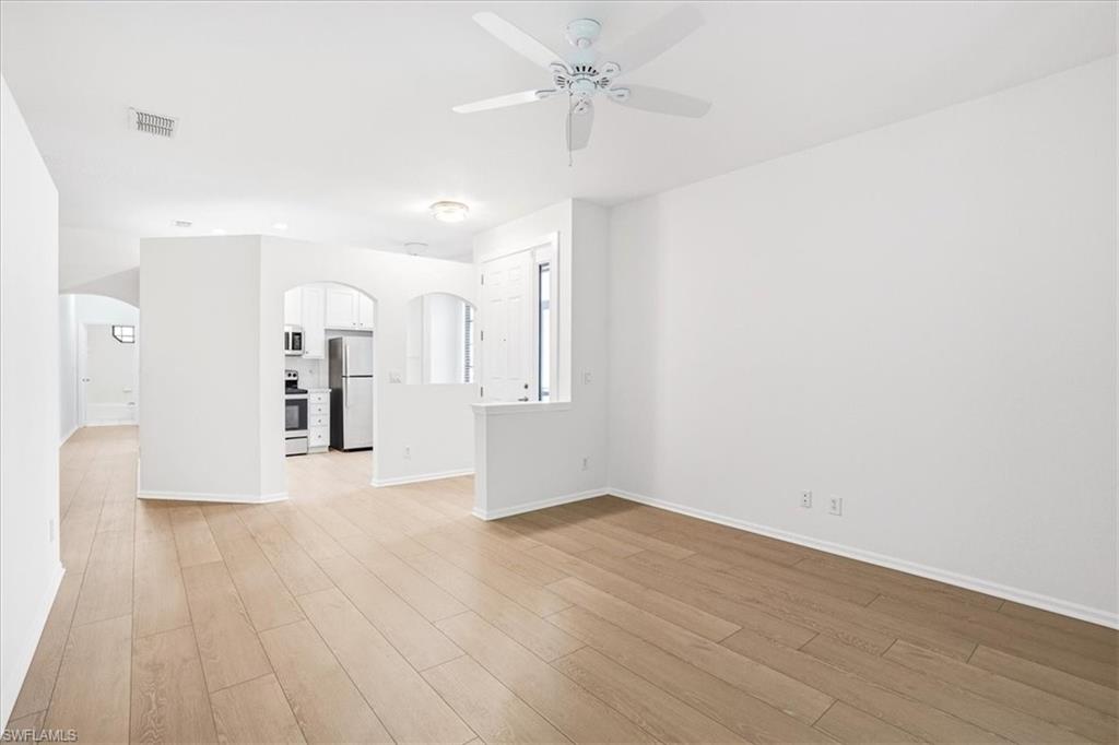7550 Meadow Lakes Dr 4701 Property Photo 4