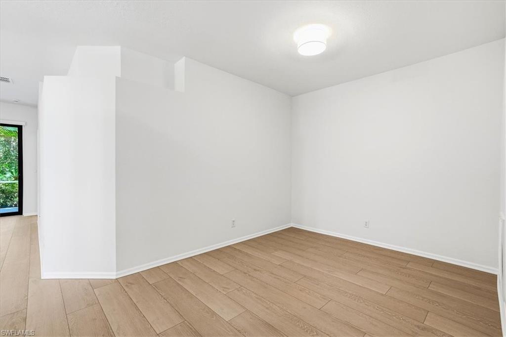 7550 Meadow Lakes Dr 4701 Property Photo 12