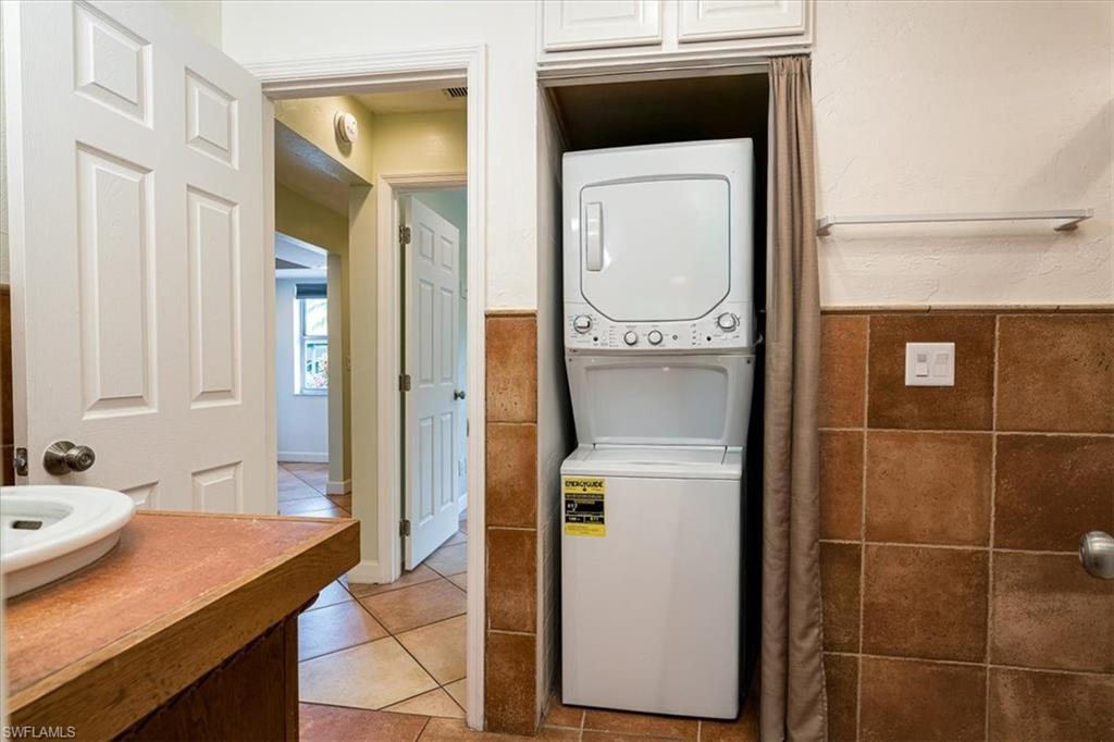 1025 Pine Isle Ln 1025 Property Photo 13