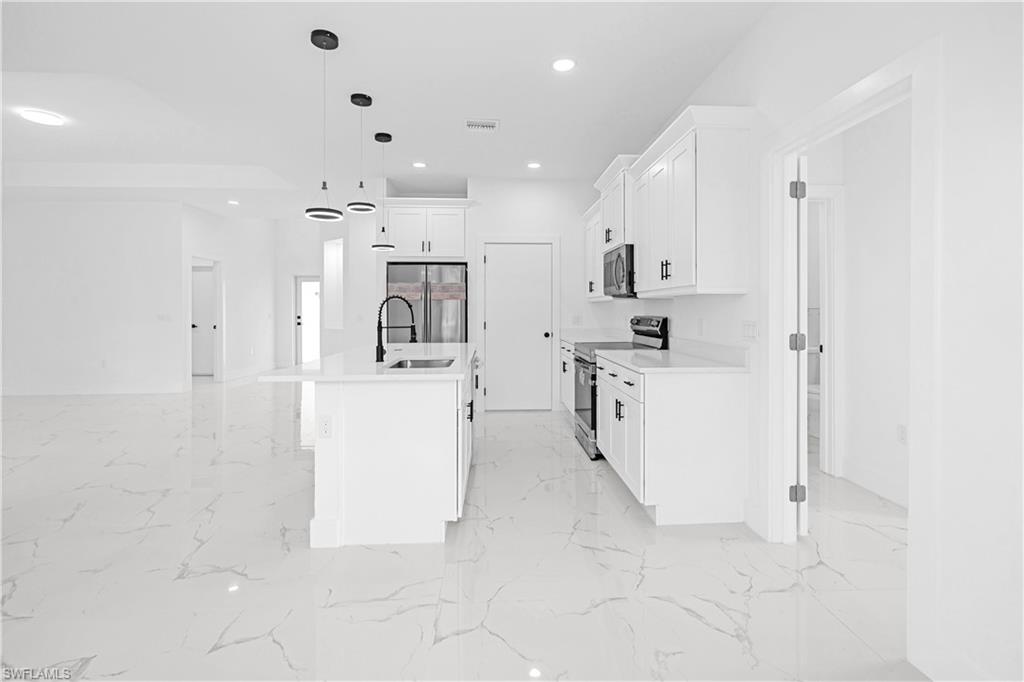 1905 Charles Ave N Property Photo 17