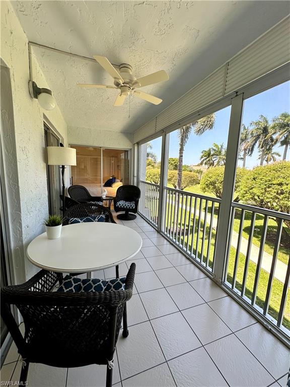 555 Park Shore Dr B205 Property Photo 32