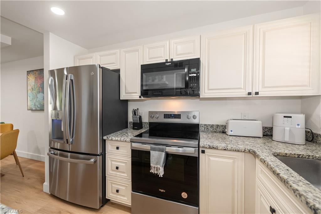 501 Forest Lakes Blvd 111 Property Photo 10