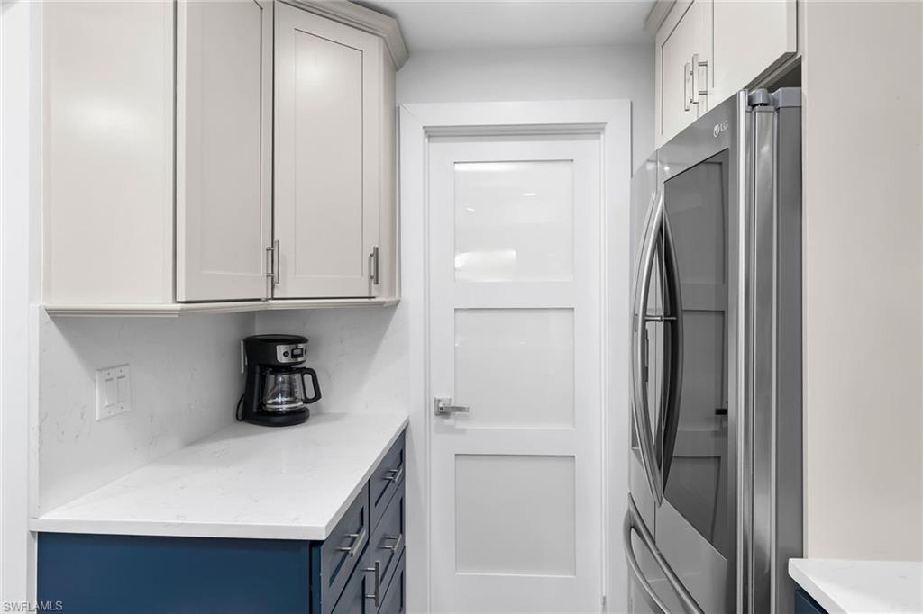 591 Seaview Ct A402 Property Photo 10